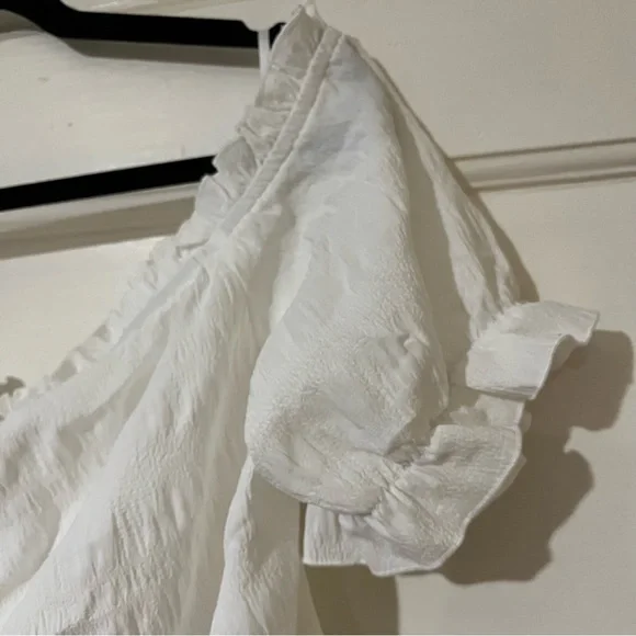 White Lightweight Off the Shoulder Crop Top with Adjustable Ruching NWOT - Picture 9 of 13